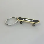 Nøglering - Skate Board , skateboard, longboard, cruise, tricks, skater, livsstil, tube, tricks, symbolsk, hipster, skateudtyr, sjov, mini, miniature, konfirmation, konfirmand, gavekort, gave, nøglering, personlig, skate, bane, biti, ribe