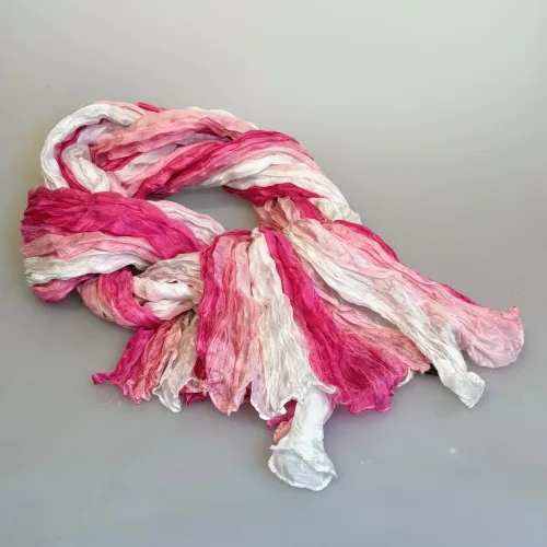 Twistet Silketørklæde 90150 Rosa Nuancer, monaco, salto, sandvasket, vasket, silke, lyse, rosa, farver, nuancer, tone-i-tone, feminint, lyserød, pink, rosa, rosebud, feminin, dæmpet, snoet, krøllet, crash, ren, ægte, 100%, silke, silketørklæde, aflangt, tonet, koloreret, akvarel, tone-i-tone, ensfarvet, farvespil, sporty, elegant, smart, moderne, flot, lækkert, kvalitet, eksklusivt, damer, gave, gaveide, nordisk, stil, design, grønne, turkis, petrol, klædeligt, dansk, sjal, biti, ribe