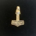 Vikingevedhæng i Bronze - Thorshammer med Fenrisulven Stor, kd, BRA, 277, ulvehammer, uld, ulvehoved, fenris, fenrids, fenrisulven, mjølner, thirs hammer, hammer, bronze, ægte, bronzevedhæng, gylden, kobber, massiv, flot, særlig, amulet, stor, sej, aser, asatro, vikinger, vikingetiden, vikingesmykker, vikingevedhæng, museumssmykker, gamle, guder, tro, danefæ, udgravninger, fund, kopismykke, biti, ribe,