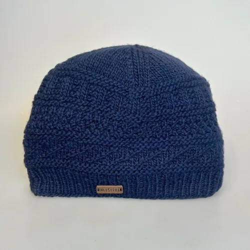 Hue Merinould med Foer - Rahar Navy, marine, marineblå, mørkeblå, ensfarvet, blå, mønsterstrik, mønsterstrikket, rahar, xl, 21652, 5, stor, ekstrastor, unisex, 1, mørk, ulden, uld, uldhue, uldhat, strikhue, strikket, hue, hat, ren, uld, strikhat, vinterhue, foret, med foer, bomuld, fleece, økologisk, bæredygtig, holdbar, miljøvenlig, miljøbevidst, herrehue, herrestrik, damehue, unisex, model, tidsløs, anvendelig, klassisk, lækker, kvalitet, fairtrade, håndstrikket, hjemmestrikket, luksus, smart, hipster, hip, moderne, drenge, piger, pigehue, drengehue, accessoires, tilbehør, gave, gaveide, julegave, efterår, 2025, windstopper, vindtæt, klør ikke, kradser ikke, merino, lambswool, biti, ribe, moshiki,