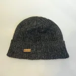 Hue i Uld med Foer - Misaunu Koksgrå, koks, charcoal, sort, mørkegrå, meleret, misaunu, 8855, unisex, 1, mørk, ulden, uld, uldhue, uldhat, strikhue, strikket, hue, hat, ren, uld, strikhat, vinterhue, foret, med foer, bomuld, fleece, økologisk, bæredygtig, holdbar, miljøvenlig, miljøbevidst, herrehue, herrestrik, damehue, unisex, model, tidsløs, anvendelig, klassisk, lækker, kvalitet, fairtrade, håndstrikket, hjemmestrikket, luksus, smart, hipster, hip, moderne, drenge, piger, pigehue, drengehue, accessoires, tilbehør, gave, gaveide, julegave, efterår, 2025, windstopper, vindtæt, klør ikke, kradser ikke, merino, lambswool, biti, ribe, moshiki,