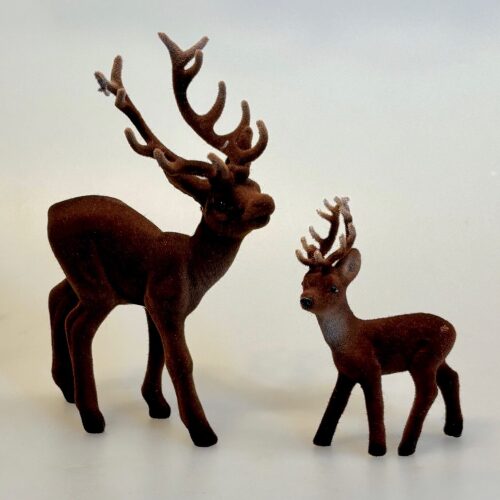 Klassisk Bambi - Brun Velour Buk Lille, Klassisk Bambi - Brun Velour Buk, stor, stort, gevir, bambi, kronhjort, rådyr, dådyr, buk, råbuk, dåbuk, hjort, bukkejagt, jæger, retro, figur, 60'erne, original, velour, plys, nostalgisk, julepynt, stilleben, juleudstilling, gammeldags, gamle, sjov, sød, fin, flot, figur, skovens, dyr, skovtema, biti, ribe,