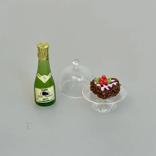 Miniature Kageopsats med Hjerteformet Kage, hjertekage, lagkage, chokoladekage, bryllupskage, kærlighed, valentines, kage, opsats, kuppel, dome, kageopsats, miniature, julekage, 1:12, dukkehuskage, dukkehusting, tilbehør, nisser, ting, nissedør, nissehus, jul i dukkehuset, nisseting, nissetilbehør, julekalender, sjov, symbolsk, julebryllup, gave, gavekort, sang, tale, velvet, den store bagedyst, bageglæde, cafebesøg, konditor, bager, 7082, sætterkasse, sættekasse, kikkasse, bagerbutik, legemad, minimad