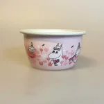 Mumi Metal Skål 3 dl - Lille My og Snorkfrøkenen Rosa, girls, snorkfrøken, lille my, lyserød, piger, mumiskål, mumitroldene, finsk, eventyr, mumidalen, service, morgenmadsskål, emaljeskål, emalje, emaljeret, bålmad, grød, grødskål, bondegård, ko, sort broget, muurla, lysegul, piger, pige, dreng, drenge, børn, voksne, gave, fødselsdag, barselsgave, baby shower, barnedåb, dåbsgave, biti, ribe, vadehavet