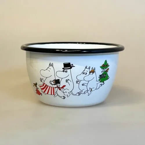 Mumi Metal Skål 6 dl - Mumi Dalen, stor, emaljeskå, moominvalley, mumidalen, 1703-060-00, mumiskål, mumitroldene, finsk, eventyr, mumidalen, service, morgenmadsskål, emaljeskål, emalje, emaljeret, bålmad, grød, grødskål, bondegård, ko, sort broget, muurla, lysegul, piger, pige, dreng, drenge, børn, voksne, gave, fødselsdag, barselsgave, baby shower, barnedåb, dåbsgave, biti, ribe, vadehavet
