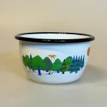 Mumi Metal Skål 6 dl - Mumi Dalen, stor, emaljeskå, moominvalley, mumidalen, 1703-060-00, mumiskål, mumitroldene, finsk, eventyr, mumidalen, service, morgenmadsskål, emaljeskål, emalje, emaljeret, bålmad, grød, grødskål, bondegård, ko, sort broget, muurla, lysegul, piger, pige, dreng, drenge, børn, voksne, gave, fødselsdag, barselsgave, baby shower, barnedåb, dåbsgave, biti, ribe, vadehavet