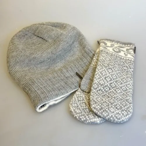 Strikkede Luffer Uld med Bomuldsfoer - Asala Lysegrå, Uld Hue Vendbar 4-i-en Asala Lysegrå, asala, 1, 21515, lysegrå, grå, perlegrå, lys, neutral, klassisk, dæmpet, hipsterhue, ensfarvet, mønstret, mønster, dobbelt, opslag, ombuk, opbuk, ribkant, alsidig, hipster, elegant, feminin, sporty, loose, casual, damet, match, mix, sæt, uld, uldhue, stor, puld, fyldig, løs, varm, rombe, strikhue, hue, hat, strikhat, strikket, fintstrikket, skater, flot, tynd, varm, lun, let, smart, kvinder, dame, til damer, gaveide, gave, vinterhue, overgangshue, assesseries, tilbehør, accessoires, vinter, julegaveide, eksklusiv, biti, ribe,