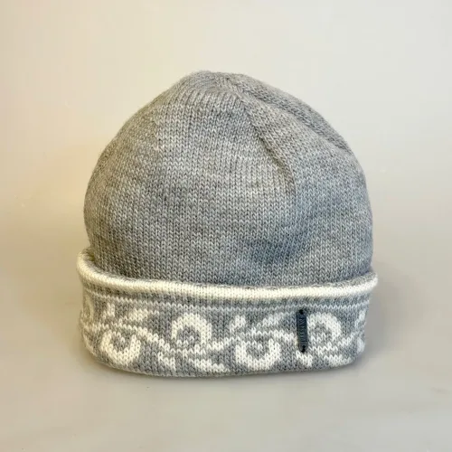 Uld Hue Vendbar 4-i-en Asala Lysegrå, asala, 1, 21515, lysegrå, grå, perlegrå, lys, neutral, klassisk, dæmpet, hipsterhue, ensfarvet, mønstret, mønster, dobbelt, opslag, ombuk, opbuk, ribkant, alsidig, hipster, elegant, feminin, sporty, loose, casual, damet, match, mix, sæt, uld, uldhue, stor, puld, fyldig, løs, varm, rombe, strikhue, hue, hat, strikhat, strikket, fintstrikket, skater, flot, tynd, varm, lun, let, smart, kvinder, dame, til damer, gaveide, gave, vinterhue, overgangshue, assesseries, tilbehør, accessoires, vinter, julegaveide, eksklusiv, biti, ribe,
