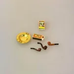 Kun Én af Hver - Miniature Rygesæt Long Distance, cigaretter, askebæger, 3207, piber, pibesæt, 2620, ryger, tobak, piberyger, rygerum, rygepause, konfirmation, konfirmand, sjov, tale, sang, sangskjuler, symbolsk, rygestop, brunt værtshus, miniature, dukkehus, ting, til, tilbehør, nisser, nisseting, nissetilbehør, jul, i, dukkehusting, dukkehustilbehør, bryllup, biti, ribe