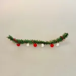 Miniature Granguirlande med 6 Kugler, Miniature Granguirlande, ranke, granpynt, julepynt, Miniature Trappestige brun, stige, stigestol, stol, almue, bondemøbler, nissemøbler, nisseting, nissetilbehør, nissebo, nissedør, nisser, nisse, dukkehus, dukkehusting, dukkehustilbehør, ting til, dukkemøbler, dukkehusmøbler, biti, ribe, 1:12