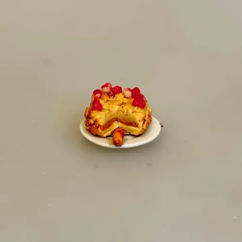 Miniature Lagkage med Gitter og Bær, 7218F, Miniature Lagkage, lagkage, dukkemad, legemad, mini kager, dukkehusmad, dukkehusting, dukkehustilbehør, miniatyre, miniaturer, sættekasser, sætterkasse, ting til, dekoration, barbie, 1:12,