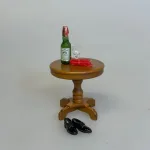 Rundt Miniature Bord Nød, valnød, brun, fod, spisebord, nissemøbler, nissehus, nissebord, nissedør, nissetilbehør, nisseting, nissen flytter ind, skala, 1:12, miniature, dukkehus, dukkehusmøbler, dukkehustilbehør, dukkehusting, ting, tilbehør, symbolsk, gave, gavekort, personlig, sang, anledning, særlig, biti, ribe,gyldenbrunt,
