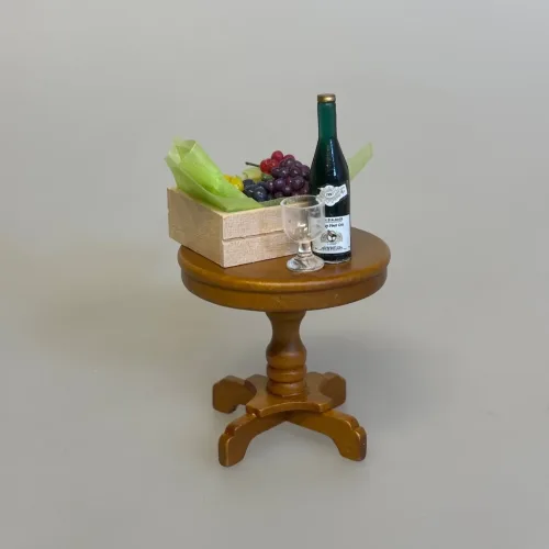 Rundt Miniature Bord Nød, valnød, brun, fod, spisebord, nissemøbler, nissehus, nissebord, nissedør, nissetilbehør, nisseting, nissen flytter ind, skala, 1:12, miniature, dukkehus, dukkehusmøbler, dukkehustilbehør, dukkehusting, ting, tilbehør, symbolsk, gave, gavekort, personlig, sang, anledning, særlig, biti, ribe,gyldenbrunt,