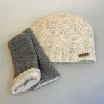 Hue Uld med Foer og Ribkant - Siddha Lys Grå, siddha, xl, 7816, 2, lys, naturfarvet, lysegrå, herrehue, til mænd, tyk, chunky, hipster, beanie, drengehue, strikhat, damehue, strikhue, strikket, håndstrikket, ren, uld, økologisk, bomuld, foret, med, foer, let varm, vindtæt, windstopper, opbuk, ribkant, unisex, tidsløs, luksuriøs, kvalitet, lækker, klassisk, ensfarvet, brun, mulvarp, flot, elegant, stilet, stilig, julegave, gave, biti, ribe, vadehavet,