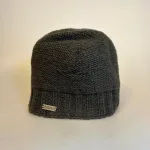 Hue Uld med Foer og Ribkant - Siddha Skov Grøn, mørkegrå, muld, gråbrun, ensfarvet, herrehue, til mænd, tyk, chunky, hipster, beanie, drengehue, strikhat, damehue, strikhue, strikket, håndstrikket, ren, uld, økologisk, bomuld, foret, med, foer, let varm, vindtæt, windstopper, opbuk, ribkant, unisex, tidsløs, luksuriøs, kvalitet, lækker, klassisk, ensfarvet, brun, mulvarp, flot, elegant, stilet, stilig, julegave, gave, biti, ribe, vadehavet,