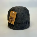Hue Uld med Foer og Ribkant - Siddha Skov Grøn, mørkegrå, muld, gråbrun, ensfarvet, herrehue, til mænd, tyk, chunky, hipster, beanie, drengehue, strikhat, damehue, strikhue, strikket, håndstrikket, ren, uld, økologisk, bomuld, foret, med, foer, let varm, vindtæt, windstopper, opbuk, ribkant, unisex, tidsløs, luksuriøs, kvalitet, lækker, klassisk, ensfarvet, brun, mulvarp, flot, elegant, stilet, stilig, julegave, gave, biti, ribe, vadehavet,