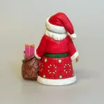 Jim Shore Heartwood Creek 12,5 cm Julemand med Gavesæk, sæk, julegaver, filled with christmas cheer, 6017296, pint size, julestemning, julefigur, santa, lapland, ornamenter, udskåret, træfigur, træjulemand, særlig, biti, ribe, samler, samleobjekt,