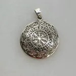 Sølv Vedhæng Vegvisir med Runer og Evighedsflet, 98838, vejviser, finde vej, hjælp, kompas, vikingekompas, biti, ribe