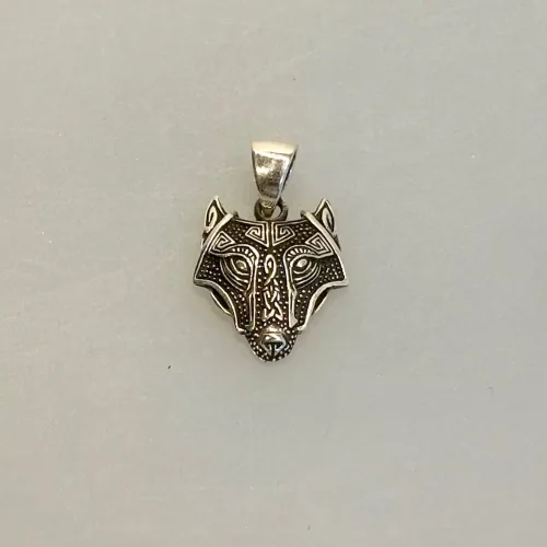 Vikingevedhæng i Sølv - Fenris Ulvehoved Ornamenteret, amulet, ulv, ulvemotiv, fenris, fenrisulven, vikinger, vikingesmykker, keltisk, evigheden, museumssmykker, kopi, smykker, vedhæng, sølv, biti, ribe