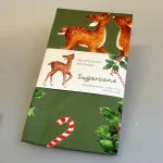 Viskestykke Bomuld med Tryk - Skovens Dyr Jul, sugarcane, slikstok, juleviskestykke, jul i skoven, bambi, egern, ræv, hjort, rådyr, dådyr, kristorn, lækkert, gave, gaveide, viskestykke, køkken, biti, ribe, akvarel, maluu,