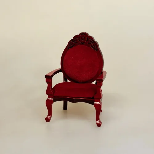 Miniature Lænestol med Velour, rød, vinrød, bordeaux, uptown, upstairs, polster, polstret, medaljon, 23112, herskabelig, dukkehus, dukkestue, dukkestol, 1:12, miniature, mahogni, elegant, dukkehusmøbler, dukkemøbler, nisser, nissehus, nissedør, nisseting, tilbehør, ting, til, interiør, symbolsk, gave, gaveide, miniature, mini, flot, gavekort, biti, ribe