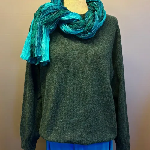 Harley of Scotland - Dame Pullover Superfine Lambswool Lugano, damestrik, damesweater, damepullover, grøn, petrol, petroleumsgrøn, elegant, cashmere, superfine, ekstra, blød, luksuriøs, kvalitet, angora, smørblød, kort, dame, model, klædelig, holdbar, klassisk, smagfuld, underspillet, skøn, kradser ikke, ensfarvet, meleret, farvespil, skotsk, skotlnd, strik, tynd, lun, indendørs, strik, trøje, sweater, pullover, rund hals, smart, sporty, posh, design, biti, ribe,