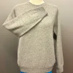 Harley of Scotland - Dame Pullover Superfine Lambswool Lysegrå, grå, flannel, grey, silver, sølvgrå, ensfarvet, alsidig, holdbar, tidløs, damestrik, damesweater, damepullover, grøn, petrol, petroleumsgrøn, elegant, cashmere, superfine, ekstra, blød, luksuriøs, kvalitet, angora, smørblød, kort, dame, model, klædelig, holdbar, klassisk, smagfuld, underspillet, skøn, kradser ikke, ensfarvet, meleret, farvespil, skotsk, skotlnd, strik, tynd, lun, indendørs, strik, trøje, sweater, pullover, rund hals, smart, sporty, posh, design, biti, ribe,