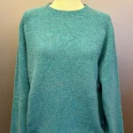 Harley of Scotland - Lambswool Pullover Uni Turkis, azure, hummingbird, soft, lambswool, uld, ren, let, tynd, indendørs, herretrøje, herre, mænd, strik, pullover, striktrje, ulden, uldtrøje, sweater, unisex, lang, cool, klassisk, skotsk, skotland, kvalitet, lækker, holdbar, tidsløs, tidløs, bæredygtig, ren, naturmaterialer, klædelig, under, en blazer, rund hals, fintstrikket, luksus, behagelig, varm, lun, smart, biti, ribe