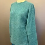 Harley of Scotland - Lambswool Pullover Uni Turkis, azure, hummingbird, soft, lambswool, uld, ren, let, tynd, indendørs, herretrøje, herre, mænd, strik, pullover, striktrje, ulden, uldtrøje, sweater, unisex, lang, cool, klassisk, skotsk, skotland, kvalitet, lækker, holdbar, tidsløs, tidløs, bæredygtig, ren, naturmaterialer, klædelig, under, en blazer, rund hals, fintstrikket, luksus, behagelig, varm, lun, smart, biti, ribe