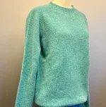 Harley of Scotland - Lambswool Pullover Uni Turkis, azure, hummingbird, soft, lambswool, uld, ren, let, tynd, indendørs, herretrøje, herre, mænd, strik, pullover, striktrje, ulden, uldtrøje, sweater, unisex, lang, cool, klassisk, skotsk, skotland, kvalitet, lækker, holdbar, tidsløs, tidløs, bæredygtig, ren, naturmaterialer, klædelig, under, en blazer, rund hals, fintstrikket, luksus, behagelig, varm, lun, smart, biti, ribe