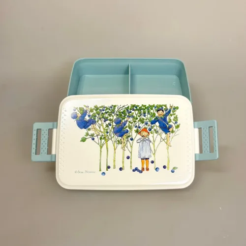 Madkasse - Dobbelt med Klemmer Putte i Blåbærskoven, bærfolket, drenge piger, voksne, drengemadkasse, pigemadkasse, mumitroldene, mumimor, mumifar, mumihuset, mumidalen, tove jansson, skole, børnehave, job, arbejde, frikost, madkasse, rummelig, miljørigtig, madpakke, medbragt, middagspausen, biti, ribe