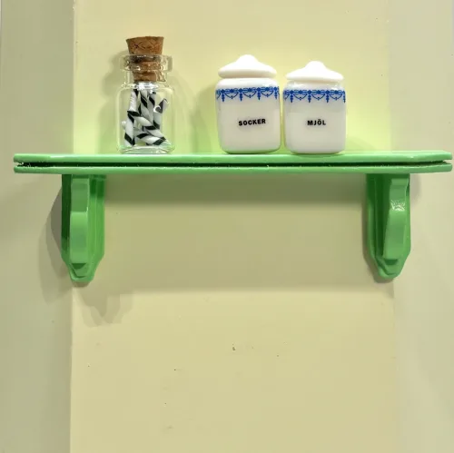 Miniature Hylde til Væg - Lysegrøn, lg, limegreen, 2934, grøn,hylde, svævehylde, miniature, hylde, af træ, træhylde, 1:12, miniature, møbler, dukkehus, ting, tilbehør, dukkemøbler, dukkehusmøbler, interiør, symbolsk, gave, sang, tale, sjov, gavekort, bryllup, konfirmation, rejse, indflyttergave, nisser, nissedør, nissemøbler, nissehus, nissebo, biti, ribe, sætterkasse, kikkasse, sjov, 2934, Miniature Porcelænskrukker Mel & Sukker