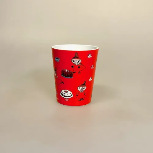 Mumi Kop - Lille My Rød , kop, krus, bæger, drikkebæger, melamin, plast, sød, rød, lille my, børnekop, børnekrus, fødevaregodkendt, uden skadelige stoffer, praktisk, til børn, mumi, mumitroldene, tove jannsson, kage, fødselsdag, festlig, rätt start, biti, ribe, gave, gaveide, barnedåb, baby, shower