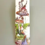 Bogmærke Karton med Alfer, fairies story, feer, alfer, paddehatte, eventyr, svampe, bogorm, book lover, elsker bøger, læser, læsehest, boggave, skolestart, eksklusivt, engelsk, poetisk, smukt, kunst, tryk, biti, ribe