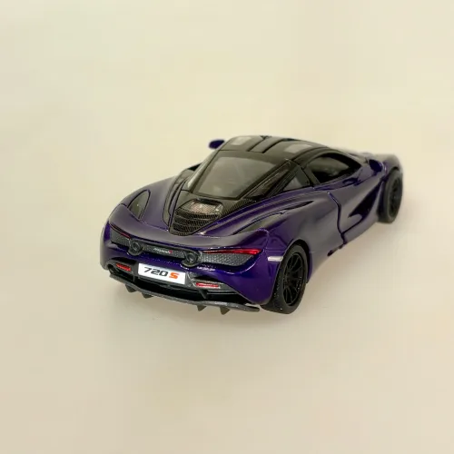 Modelbil Mclaren 720S Racer Midnatsblå, lilla, violet, mørkeblå, metallic, spider, formel 1, formel one, tacer, butterfly, døre, gti, old timer, old school, cool, hurtig, racer, racerbil, sportsvogn, benzin, fast car, modelbil, samler, mekaniker, kørekort, 18 år, symbolsk gave, gaveide, tillykke, drengerøv, drengebil, kontor, ungdom, biti, ribe, legendarisk, flot, sej, racerkører, le mans,