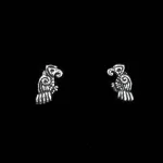 Sølv Vikingeørestikkere - Hugin og Munin, to, ravne, fugle, 06-186-50, ravne, odin, aserne, information, journalist, fugle, tvillinger, viden, nysgerrig, ørestikkere, studs, sølv, sterling, 925, ren, ægte, original, vikinger, vikingetiden, vikingesmykker, mytologi, danske, nrdisk, guder, asatro, asgård, sølvsmykker, fund, udgravninger, symbolik, symbol, symbolsk, gave, uddannet, nyuddannet, færdig, job, særlige, fine, museumssmykker, biti, ribe