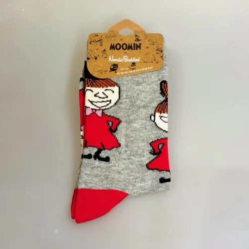 Strømper Lille My - Grå Rød, LMY23L, mumitroldene, moomin, mumidalen, strømper, sokker, sommersokker, footies, pige, dame, damesokker, pigestrømper, sneakers, sneaker strømper, tegneserie, cartoon, sjove, søde, glade, kvalitet, god, lækker, holdbare, sokker, strømper, bomuld, bomuldsstrømper, bomuldssokker, sjove, motiv, kulørte, farverige, humoristiske, mumisokker, mumistrømper,, økologisk, holdbare, gave, gaveide, fan, stærk, sej, forbillede, konfirmationsgave, konfirmand, gaveide, gave, biti, ribe, nordic boddies,