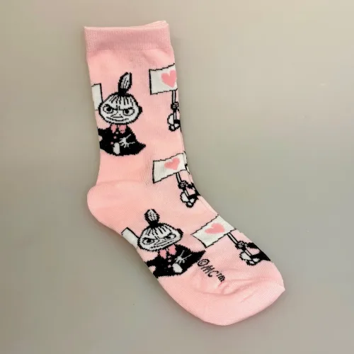 Strømper Lille My - Rosa Love, hjerter, lyserød, sort, snedig, udspekuleret, drillesyg, lumsk, naturfarvet, mumitroldene, moomin, mumidalen, strømper, sokker, sommersokker, footies, pige, dame, damesokker, pigestrømper, sneakers, sneaker strømper, tegneserie, cartoon, sjove, søde, glade, kvalitet, god, lækker, holdbare, sokker, strømper, bomuld, bomuldsstrømper, bomuldssokker, sjove, motiv, kulørte, farverige, humoristiske, mumisokker, mumistrømper,, økologisk, holdbare, gave, gaveide, fan, stærk, sej, forbillede, konfirmationsgave, konfirmand, gaveide, gave, biti, ribe, nordic boddies,