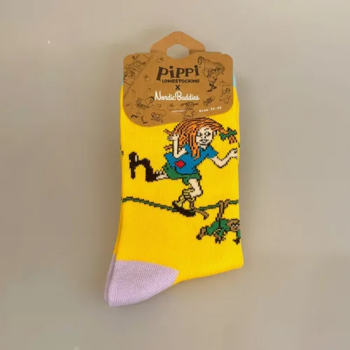 Strømper Pippi Langstrømpe - Citrongule, gule, gå på line, linedanser, damestrømper, dame, pige, drenge, festlige, pippi, ting, assesoires, accessoires, sokker, strømper, bomuld, bomuldsstrømper, bomuldssokker, sjove, motiv, kulørte, farverige, humoristiske, pippisokker, pippistrømper, økologisk, holdbare, gave, gaveide, pippi fan, sstærk, sej, forbillede, konfirmationsgave, konfirmand, gaveide, gave, biti, ribe, astrid lindgren, pippiting, pippi170G, nordic boddies