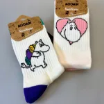 Strømper Sport - Mumi på Vandretur, Strømper Sport - Mumi i Hjerte, ribsokker, sportssokker, sportsstrømper, ankelsokker, bomuld, bomuldssokker, hjerter, feminint, tøset, cute, love, rosa, pink, babypink, lyssrød, rosa, hjerter, kærlighed, pigesokker, pige, dame, girly, mumitroldene, moomin, mumidalen, strømper, sokker, sommersokker, dame, damesokker, pigestrømper, sneakers, sneaker strømper, tegneserie, cartoon, sjove, søde, glade, kvalitet, god, lækker, holdbare, sokker, strømper, bomuld, bomuldsstrømper, bomuldssokker, sjove, motiv, kulørte, farverige, humoristiske, mumisokker, mumistrømper,, økologisk, holdbare, gave, gaveide, fan, stærk, sej, forbillede, konfirmationsgave, konfirmand, gaveide, gave, biti, ribe, nordic boddies,