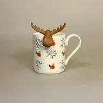 Krus - Ben Porcelæn - Egern, Tesi - Te si til krus - Elg Brun, cappucino, lysebrun, koziol, moccha mousse, tesi, te, tedrikker, esker te, gave, gaveide, brun, gavekurv, special, personlig, gave, kop, krus, løs te, tebrygning, urtete, tekop, tekrus, hygge, varm kop te, biti, ribe, elg, elge, elgsdyr, elsdyr, sverige