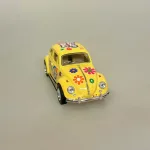 VW Folkevogn Bobbel Classic - Peace Lysegul, peace, love, harmony, hippie, flower, power, 1967, 1960'erne, sixties, peacetegn, blomster, lysegul, pastelgul, 12233, Bil metal, volkswagen, VW, folkevogn, nedgroet negl, asfaltboble, asfaltbobbel, klassisk, folkevogn, folkevognsbobbel, folkevognsboble, bobbel, bobble, boble, , modelbil, model, kopi, samlere, biti, ribe