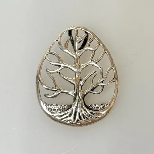 Vedhæng Sølv - Livets Træ Yggdrasil Dråbeformet, ægte, ren, sølv, sølvvedhæng, np, 06-328-5, ovalt, dråbe, stort, gylden, kobber, dråbe, som et strejf af en dråbe, ,Vikinge vedhæng sølv - Livets træ Yggdrasil lille oval, Vikinge Vedhæng sølv - Livets træ Yggdrasil, vikingesmykker, vikingsmykker, livstræet, ask, ygdrasil, yggdrassil, asatro, sølvvedhæng, sølvsmykke, kædevedhæng, freja, nordisk mytologi, asgård, udgård, midgård, museumssmykker, museums smykker, kopi smykker, fund, kopier af fund, ribe, biti,