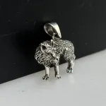 Vikingevedhæng i Sølv - Fenris Ulven, kd, 98521, tredimensionel, flot, smuk, ulv, ulvesmykke, ulve i danmark, vilde, dyr, rovdyr, fenris, fenrisulven, ulvevedhæng, ægte, ren, sølv, sterling, original, dyr, mytologi, ragnarok, thyr, aser, vikinger, vikingesmykker, historiske, museums, smykke, vedhæng, fund, inyeressant, gave, gaveide, kraftfuldt, amulet, totem, beskytte, biti, ribe