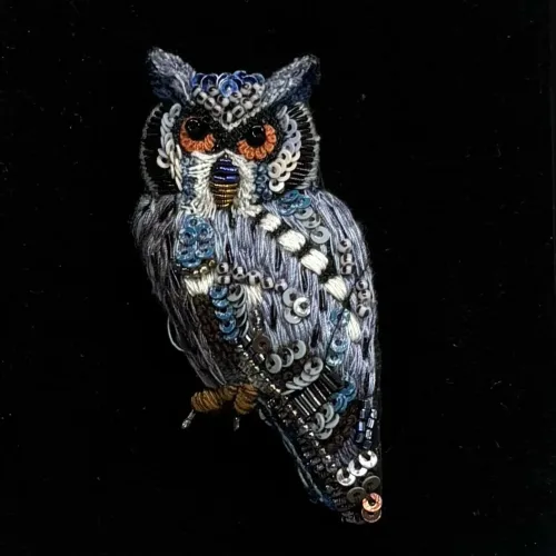 Håndlavet Broche Dværg Hornugle, ugle, uglesmykke, uglebroche, hornugle, dværgugle, dværghornugle, kapdværghornugle, tl-b-, blå, ugler, natur, ornitolog, amatør, naturelsker, sommerfugle, Håndlavet Broche Kulørt sommerfugl, farverig, regnbuefarvet, kulørt, farveglad, Håndlavet Broche Blå sommerfugl, sommerfuglebroche, smykker med, smykke med, sommerfugle, eksklusive smykker, specielle, særligt, håndlavey, kunst, kunsthåndværk, broche, naturen, insekter, gaveide, gave, særlig gave, ekstraordinær, smuk, smykker, biti, ribe, unika, one of a kind, limited edition, begrænset oplag, kunstrunden, ribe, vadehavet, nationalpark