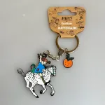Nøglering - Pippi Langstrømpe med Hesten, abe, hest, lilla gubban, hesten, prikket, pony, pippi123B, ridning, hr. nelson, kager, kalas, bager, konditor, den store bagedyst, symbolsk, konfirmation, konfirmand, elsker, at, gave, ide, penge, asrid lindgren, stærk, god, sød, biti, ribe, metalnøglering, emaljeret, kulørt, farverig, flot,
