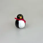 Pingvin - Håndlavet af Træ - Lille, rund, 3 cm, mini, 320100, trædyr, fugl, sydpolen, arktis, pinguin, pingvin, træpingvin, figur, design, håndlavet, kunsthåndværk, brugskunst, personlig, gave, gaveide, symbolsk, biti, ribe