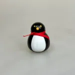 Pingvin - Håndlavet af Træ - Rund, 5 cm, svensk, spegels, 320200, trædyr, fugl, sydpolen, arktis, pinguin, pingvin, træpingvin, figur, design, håndlavet, kunsthåndværk, brugskunst, personlig, gave, gaveide, symbolsk, biti, ribe