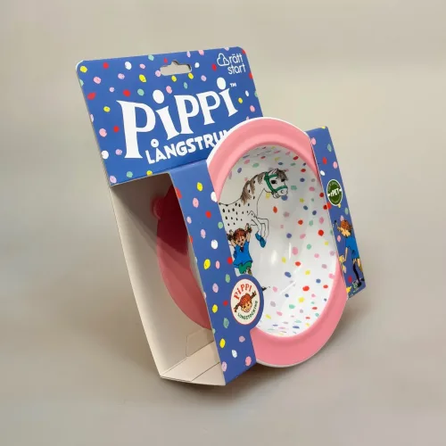 Pippi Langstrømpe Skål - Hesten Lilla Gubban, sugekop, gummiring, baby, Prikker, rätt start, pippi, langstrømpe, astrid lindgren, fødselsdag, kager, 5504, birthday, børn, børneservice, børneskål, skål, ymerskål, morgenmadsskål, snacks, fødevaregodkendt, kvalitet, svensk, moderne, nyfortolket, børneservice, dyb, tallerken, poetisk, gave, gaveide, barnedåb, barnebarn, barselsgave, baby shower, gaveide, til børn, yndig, sød, særlig, ide, melamin, baby, småbørn, spise selv, biti, ribe
