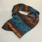 Alpaka Tørklæde Dobbelt - Catedral Blå Gylden, black, efterårsfarver, multi, mættede, dæmpede, farveforløb, mønsterborter, hønsestrik, handloomed, lamauld, , herrehalstørklæde, assesseries, vinter, Alpaca tørklæde dobbelt - Rayas Gylden, efterårsfarver, varme, farver, havblå, petrol, petroleums, grønt, blåt, turkis, flotte farver , efterårs, alpaca, alpakka, lamauld, strik, halstørklæde, tørklæde, strik, alpacastrik, unisex, til, herrer, damer, kvinder, kvalitet, luksus, lækkert, flot, biti, ribe, blødt, varmt, lunt, kradser ikke